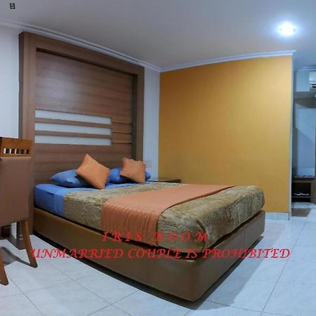 Hotel Senen Indah Syariah Jakarta Exteriör bild