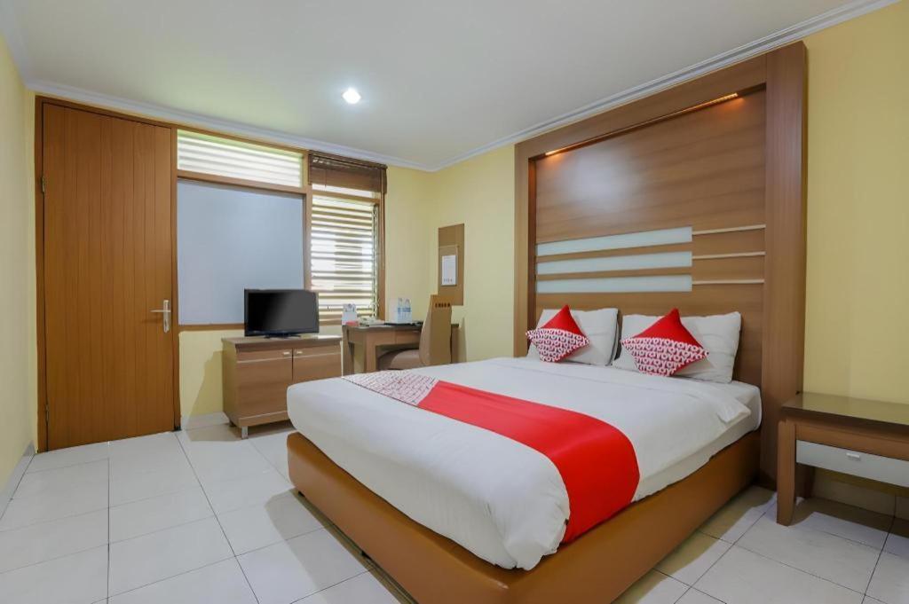 Hotel Senen Indah Syariah Jakarta Exteriör bild