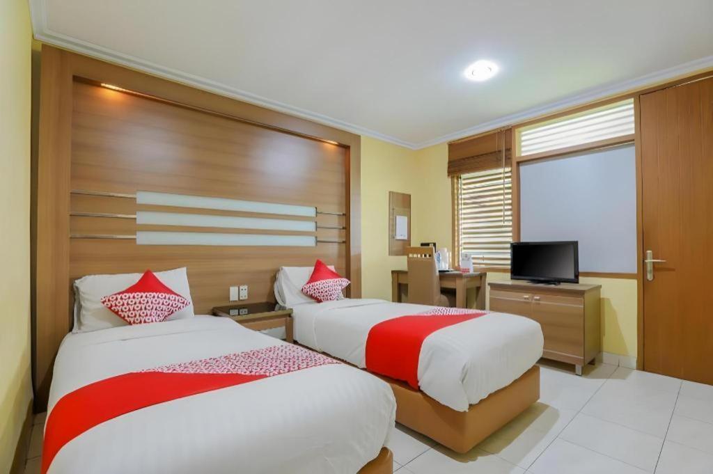 Hotel Senen Indah Syariah Jakarta Exteriör bild