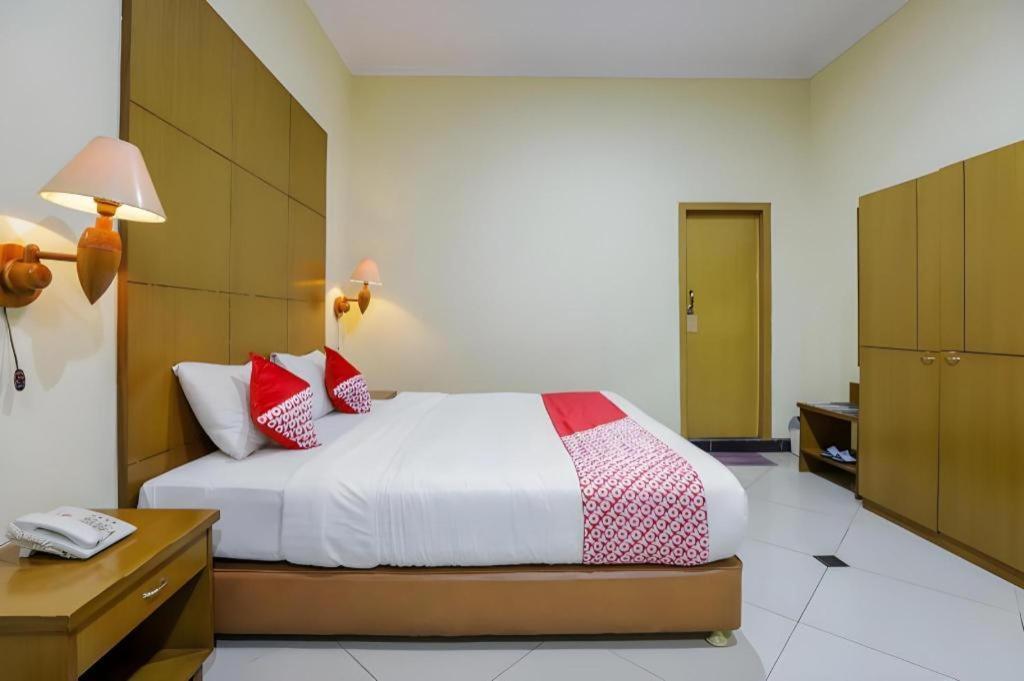 Hotel Senen Indah Syariah Jakarta Exteriör bild