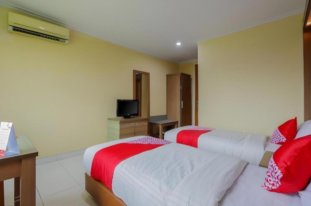 Hotel Senen Indah Syariah Jakarta Exteriör bild