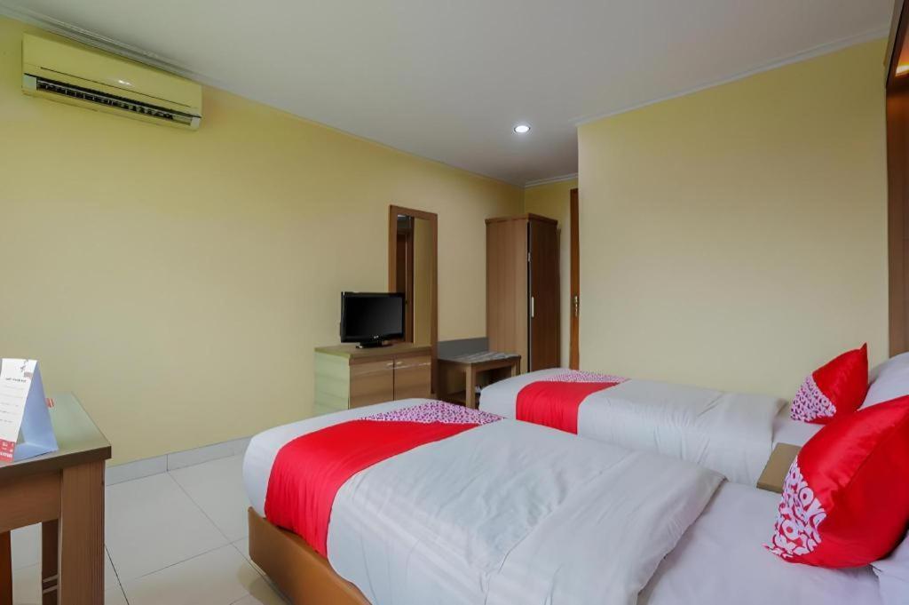 Hotel Senen Indah Syariah Jakarta Exteriör bild