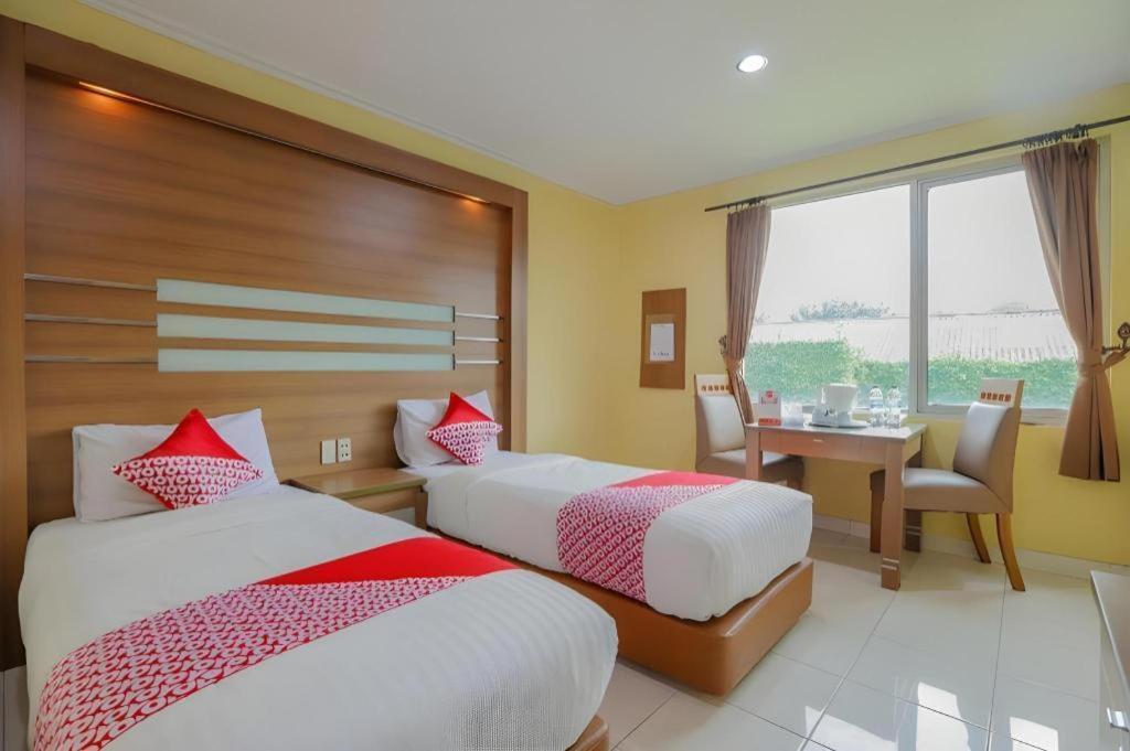 Hotel Senen Indah Syariah Jakarta Exteriör bild